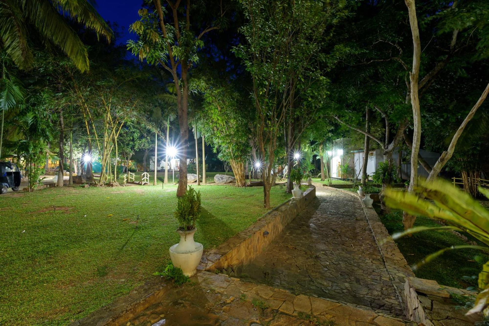 Hotel Sobana Udawalawe Exterior foto